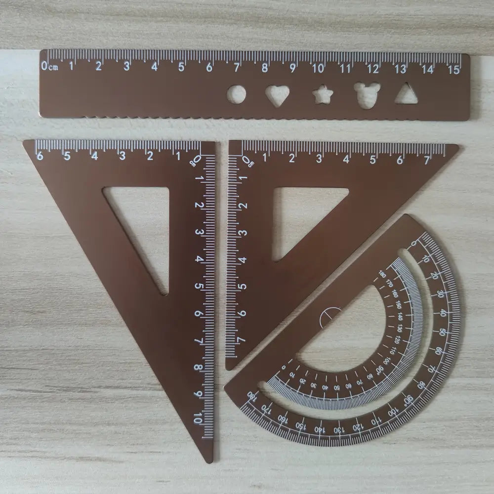 Engrave names on the ruler.Customize ruler