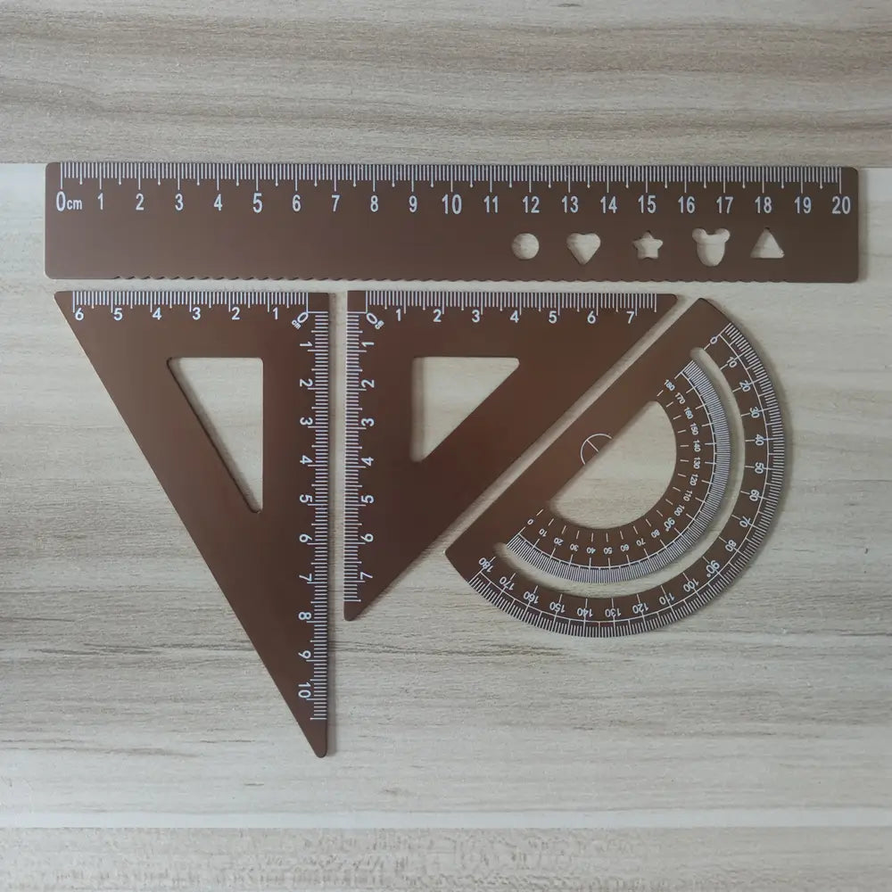 Engrave names on the ruler.Customize ruler