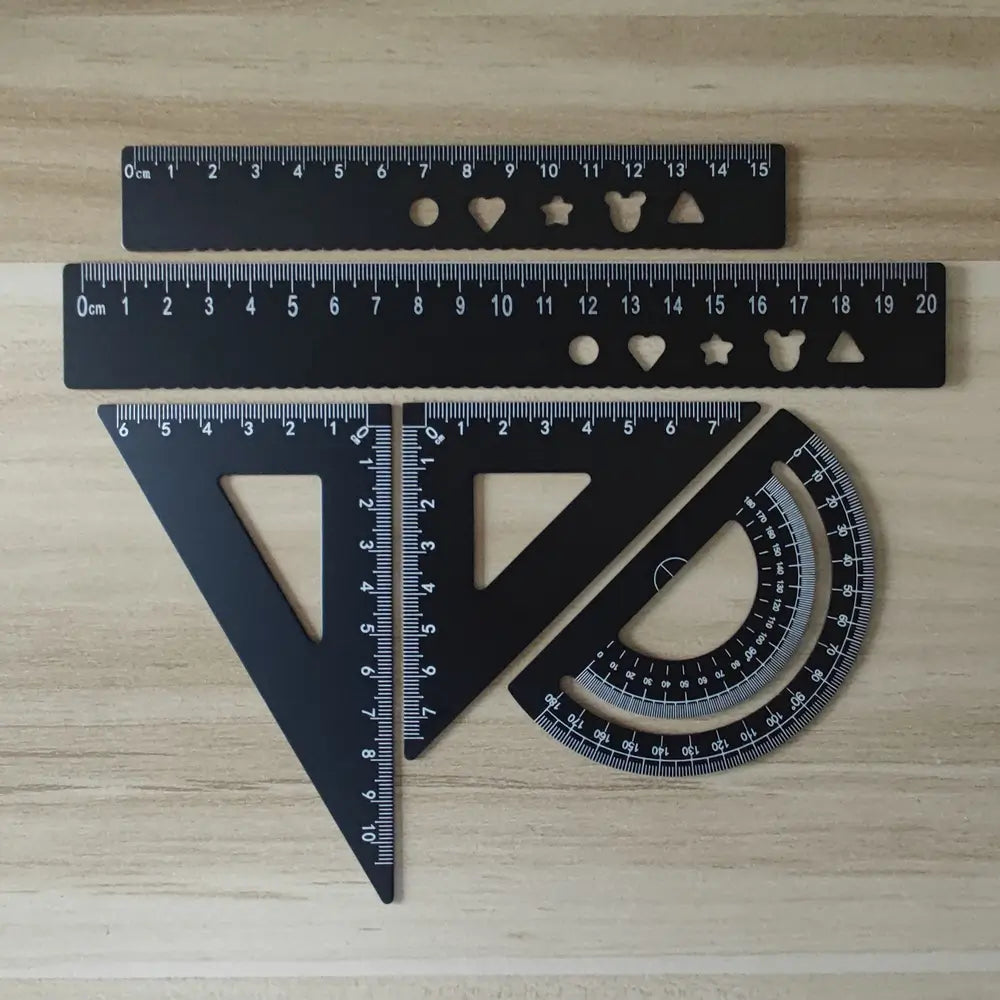 Engrave names on the ruler.Customize ruler